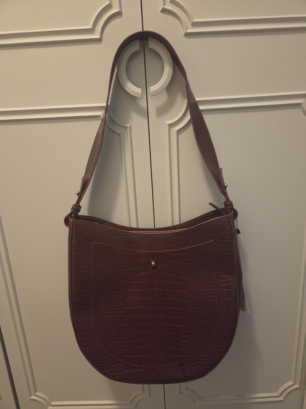 Classic Croc-Embossed Shoulder Bag .